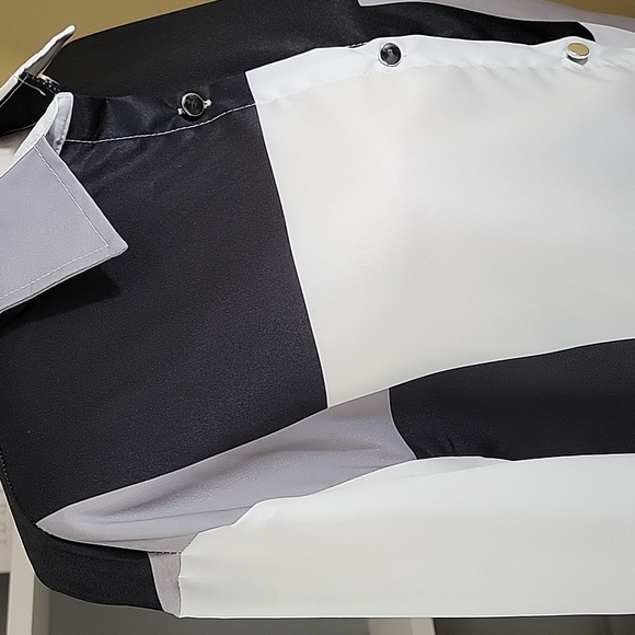 Black and White Color Block Blouse - Picture 5 of 7